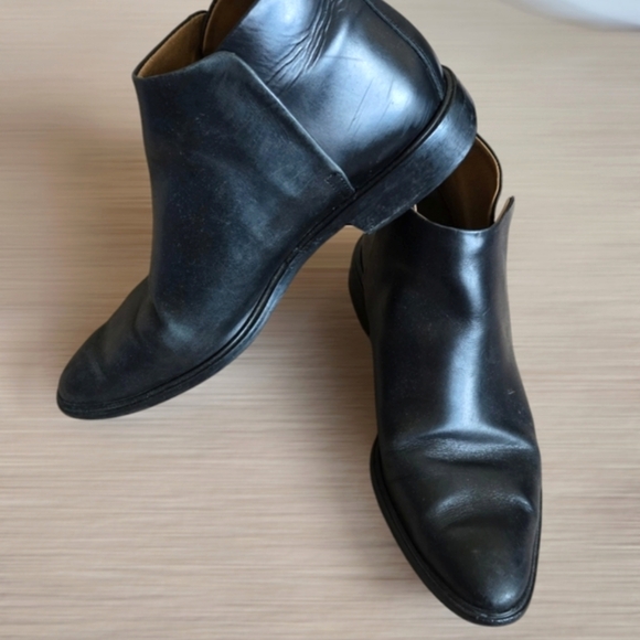 Everlane black slip on almond toe Ankle boots - Picture 7 of 7